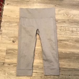 Lululemon size 6 crop leggings